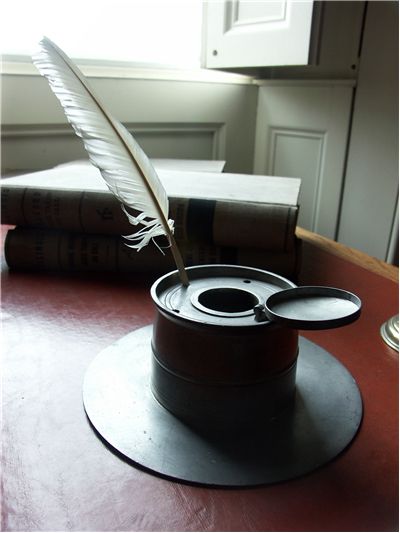 Picture Of Quill Pen And Ink